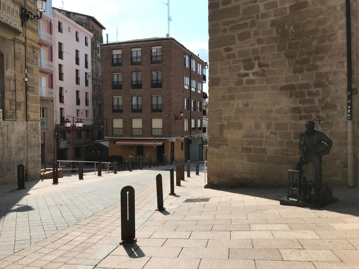 Plaza Glam Tourist *