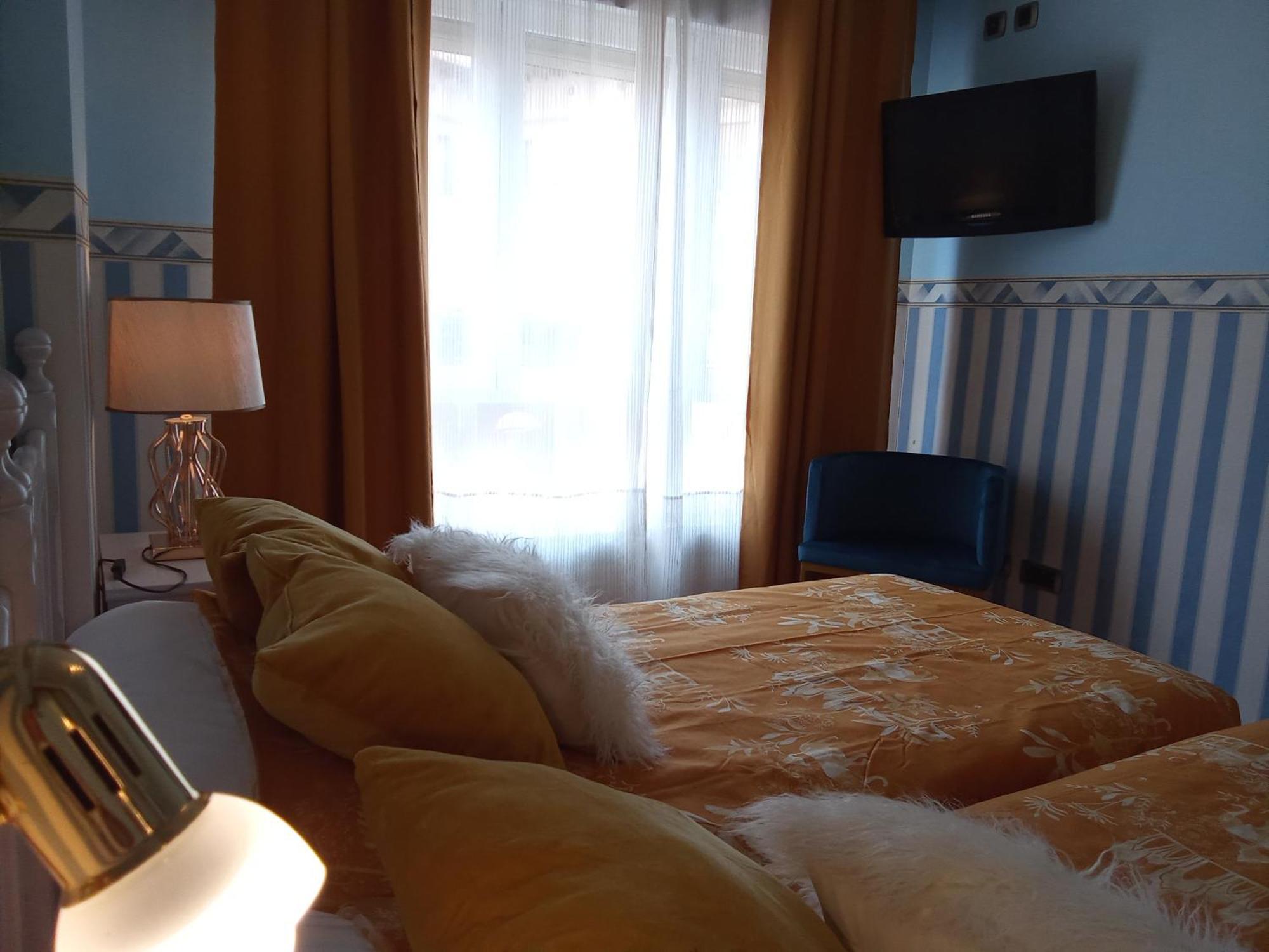Plaza Glam Tourist Apartment *